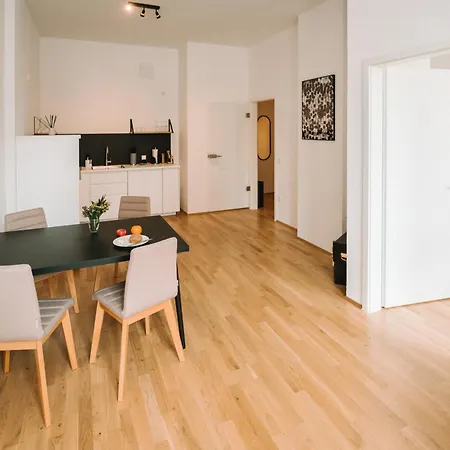 Johannesstr Apartment *